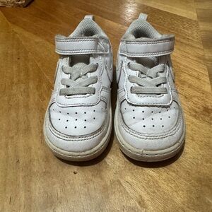 Nike Kids Shoes in White and Gray